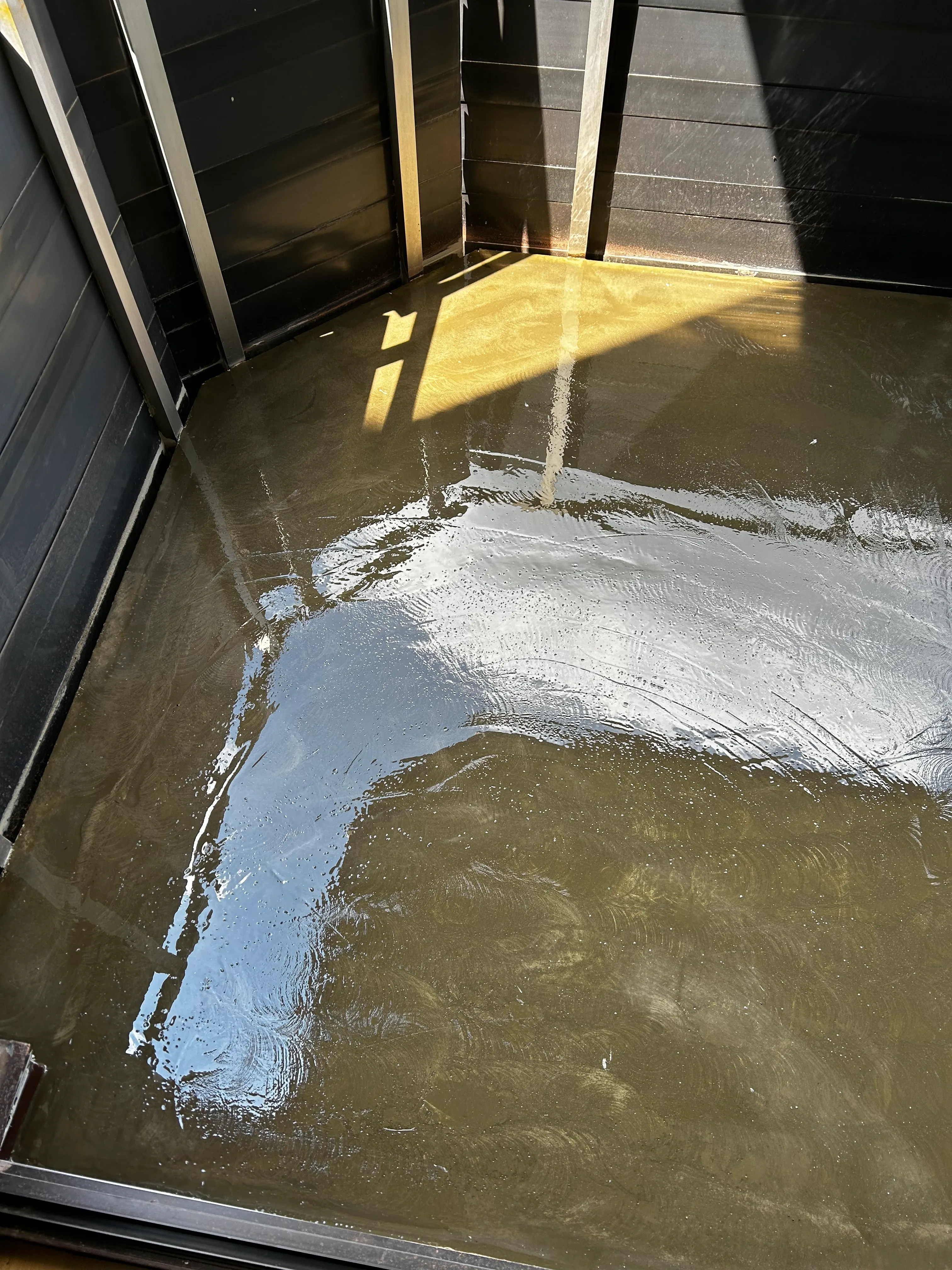 Balkon vor der Sanierung – Abdichtung schadhaft